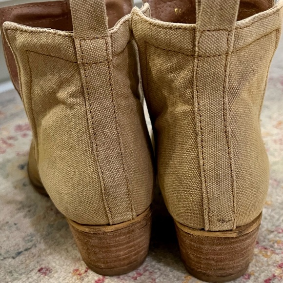 Diba True Western V Cut Bootie - Picture 5 of 6